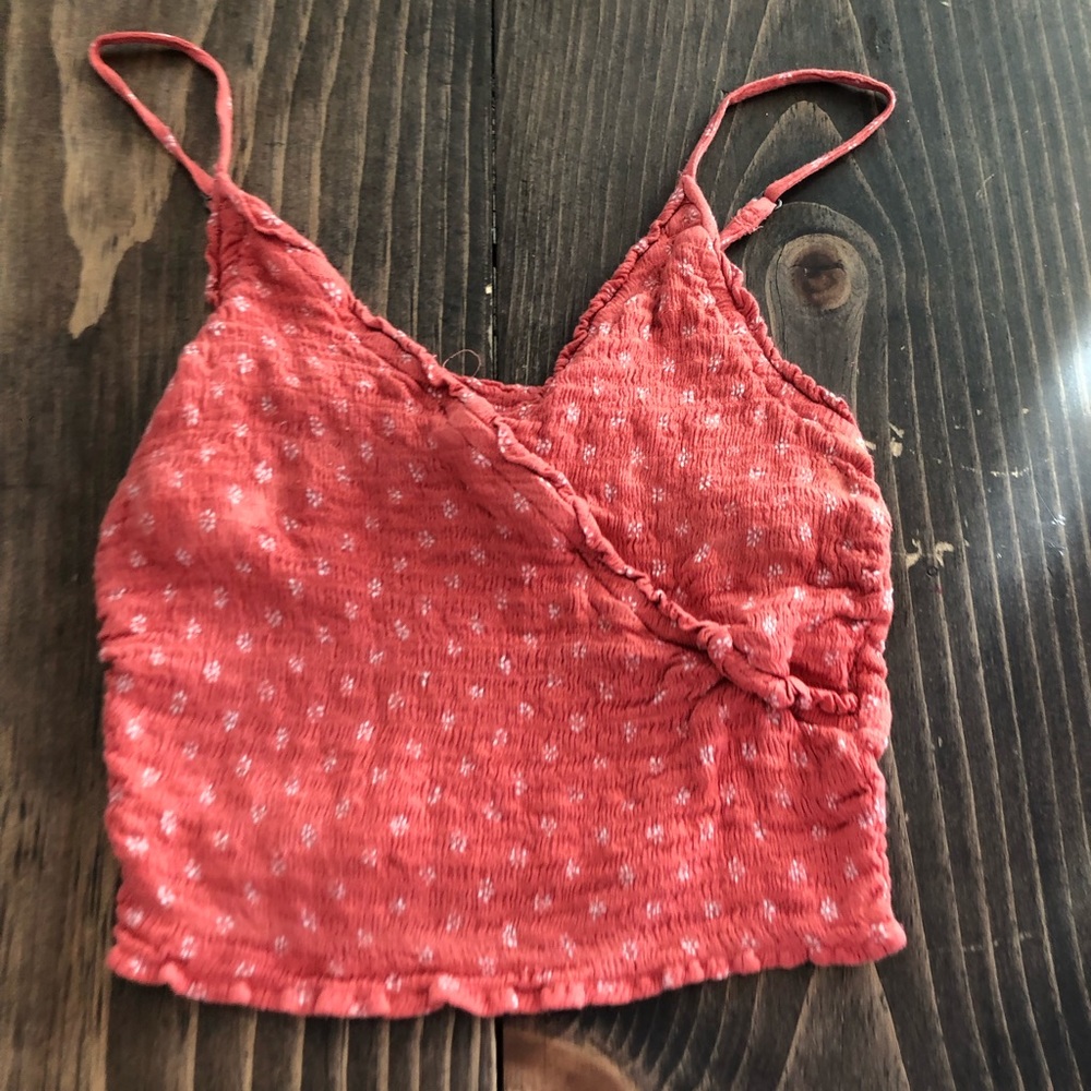 hollister pink and white flowered crop top